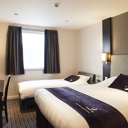 Premier Inn Uttoxeter Exterior foto