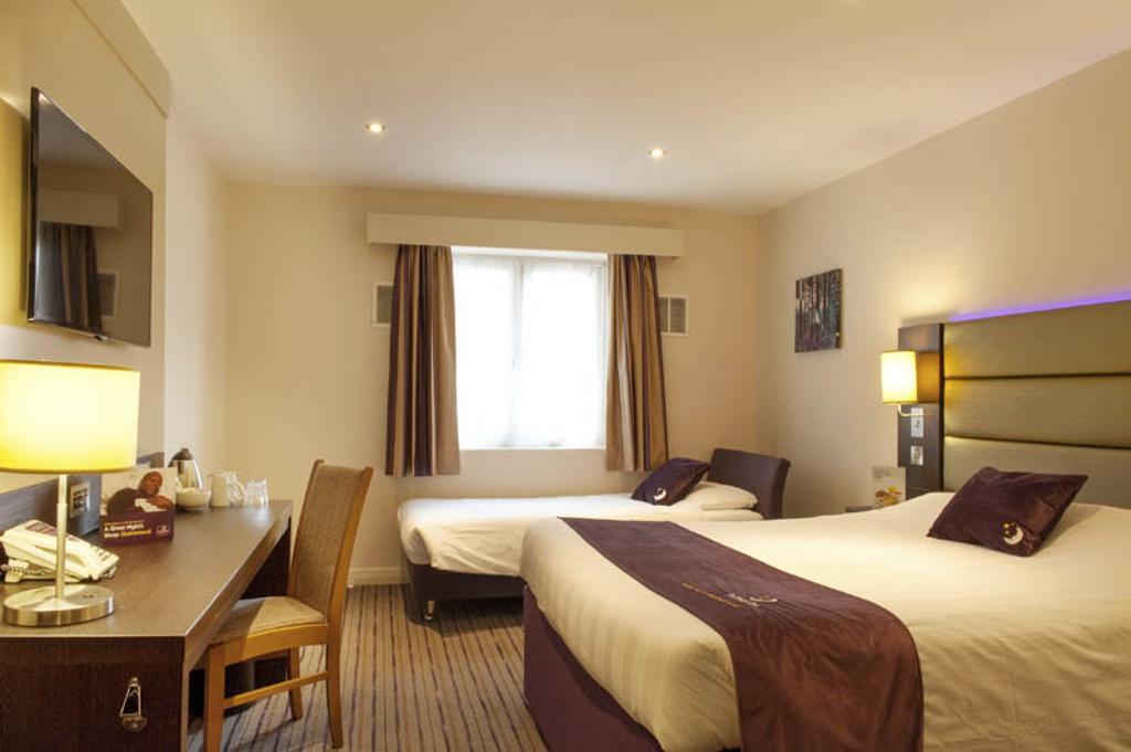 Premier Inn Uttoxeter Exterior foto