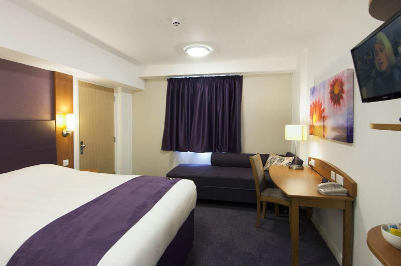 Premier Inn Uttoxeter Exterior foto